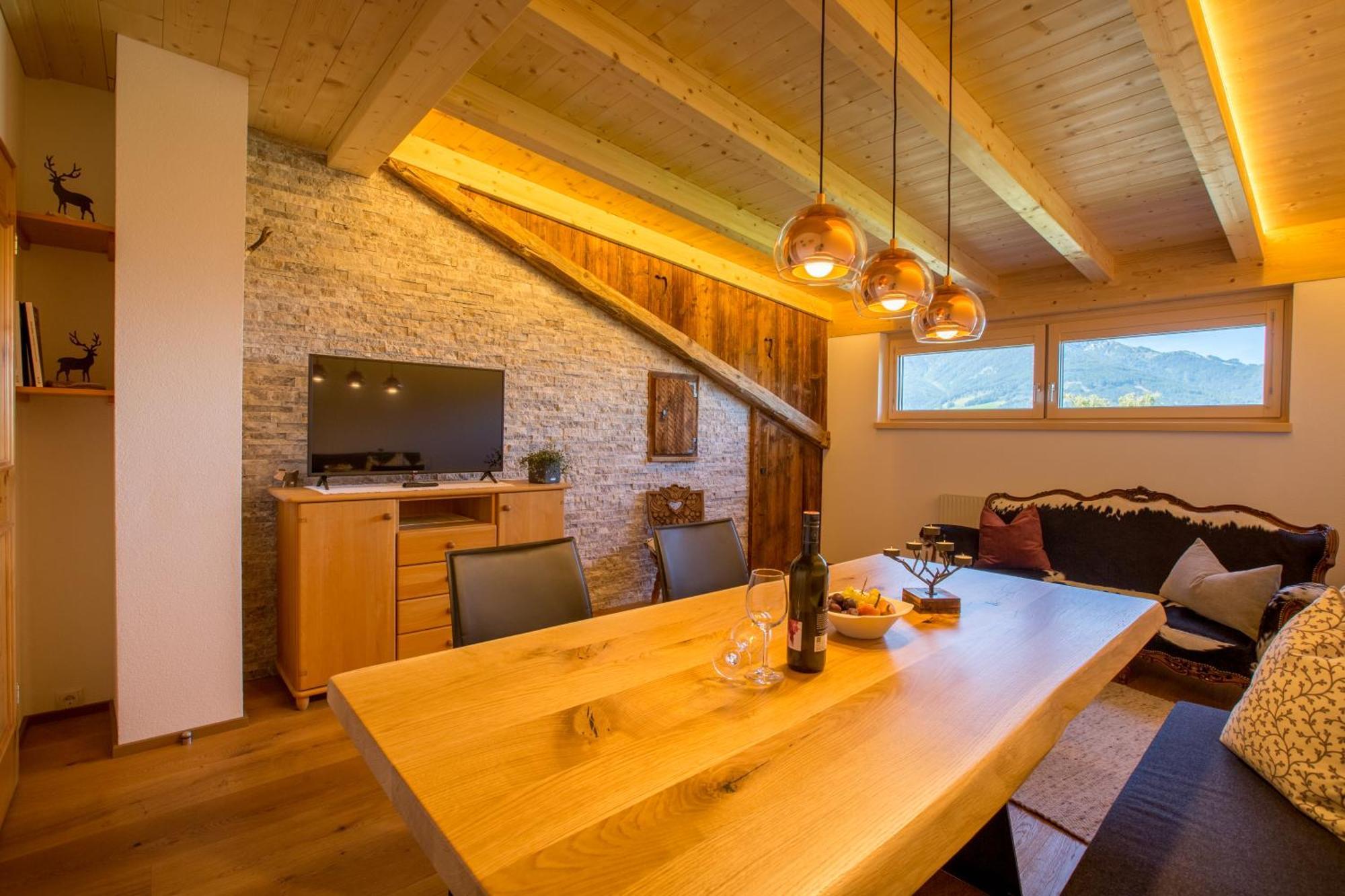 Apartment Wiesenhof - NATUR&WEITBLICK über Innsbruck - Ladestation für Elektroautos Exterior foto